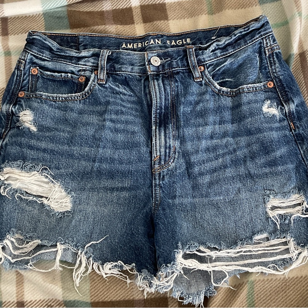 American Eagle cut-off denim shorts🍦❤️